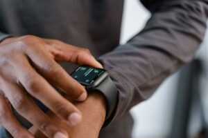 5 Things Students Should Know About Fitness Trackers and Study Success